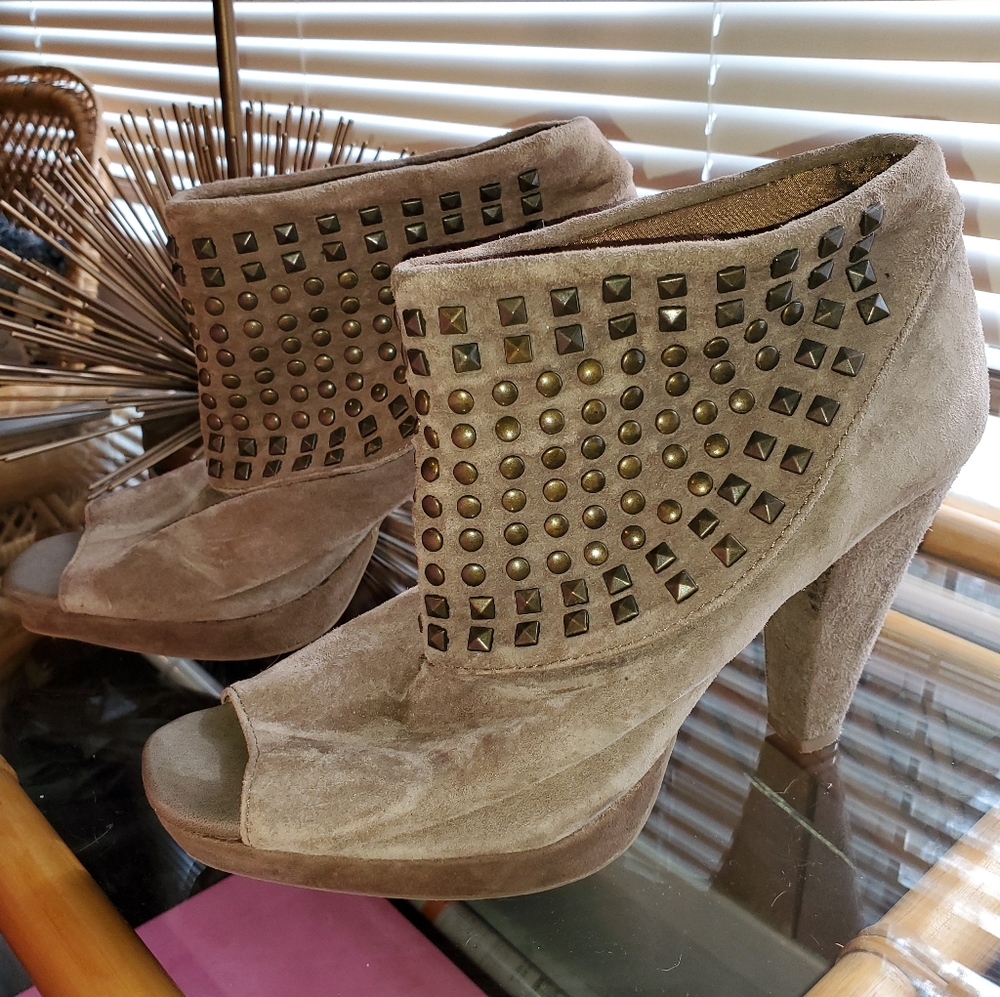 Kenneth Cole Reaction Space Chip studded booties 7